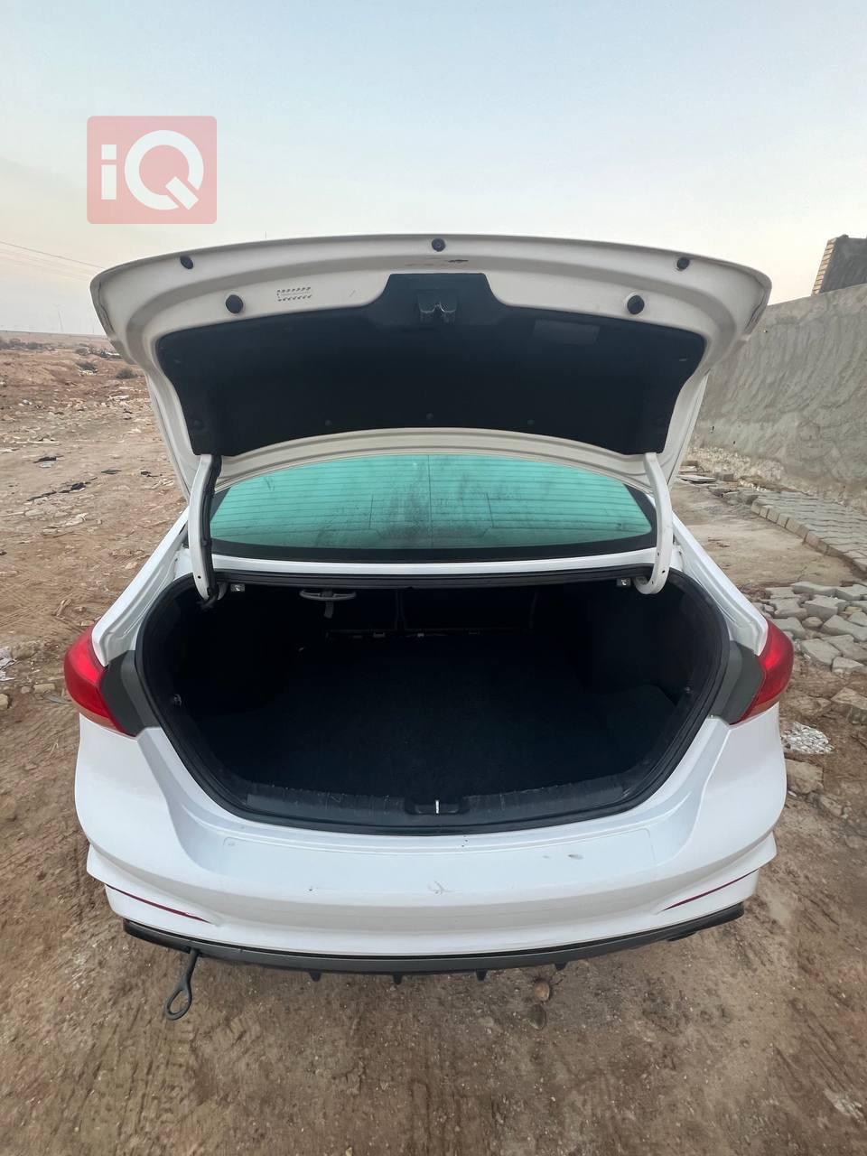 هیوندای ئەلەنترا